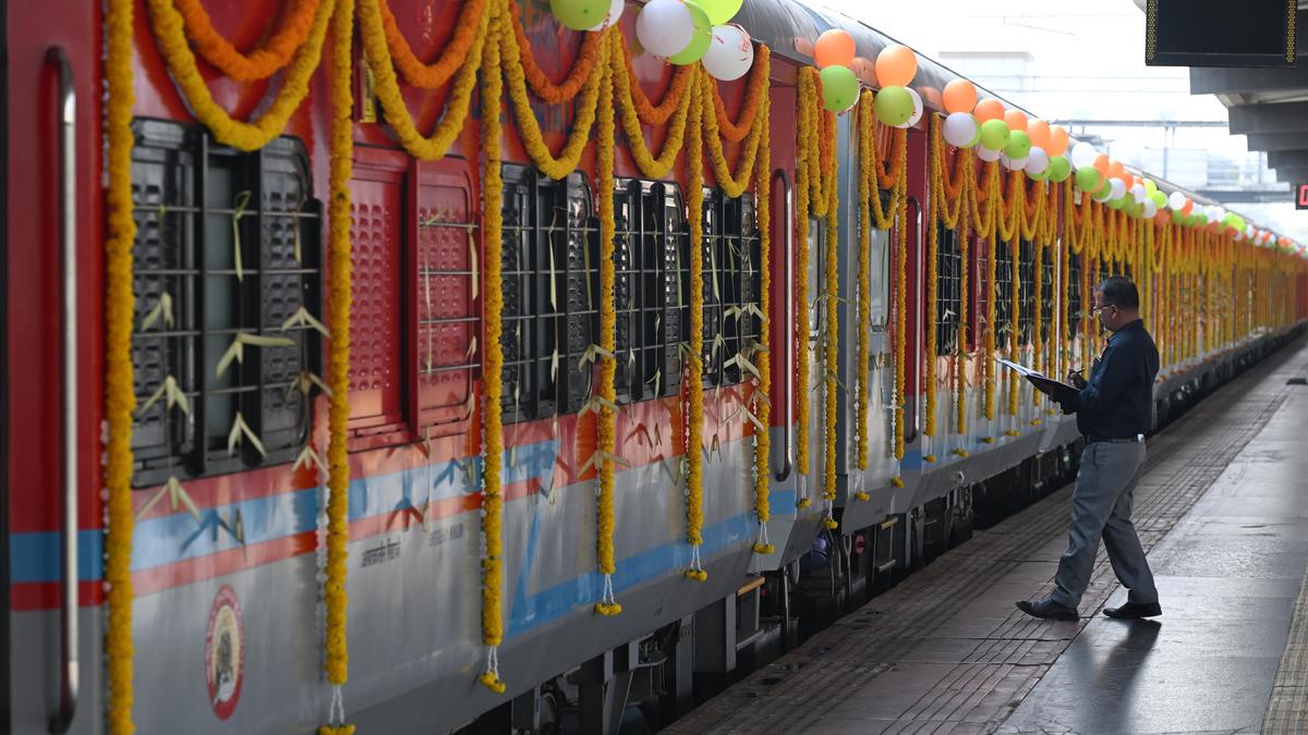 New Bengaluru–Mumbai Express flagged off; Vande Bharat sleeper service soon