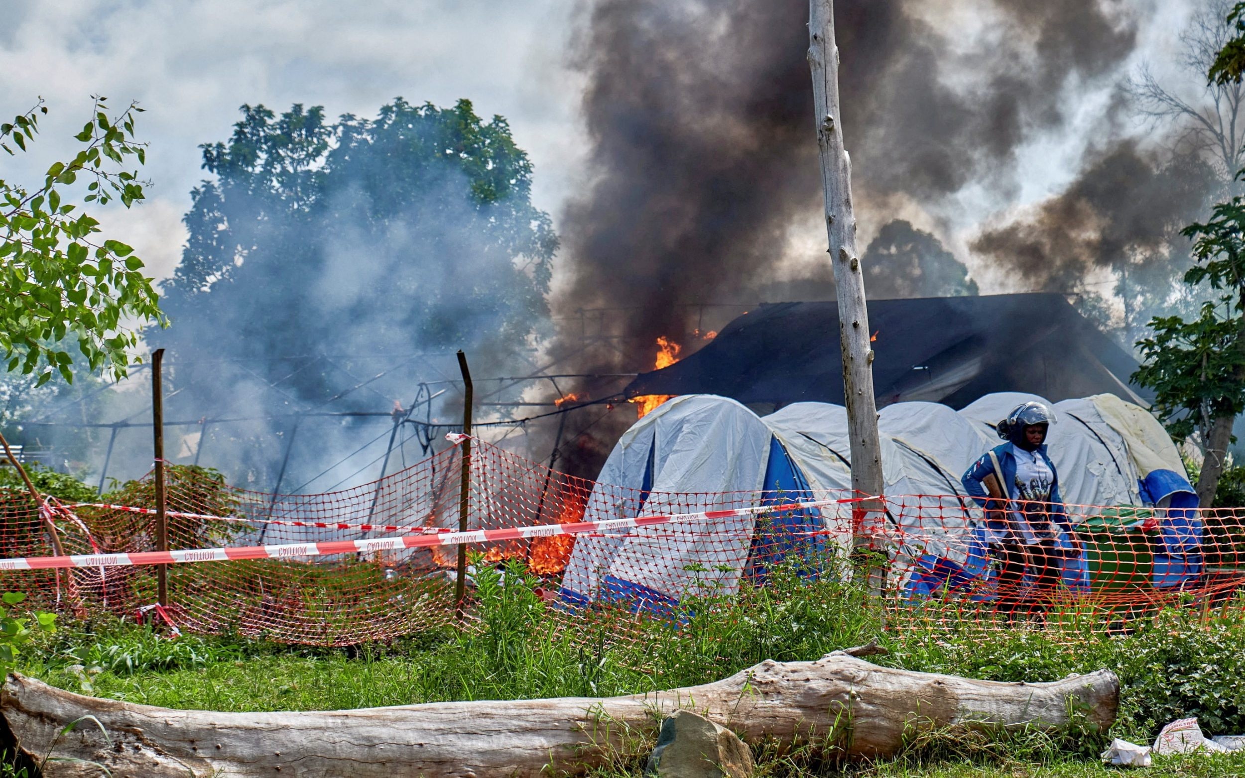 Hundreds of police deployed to Ebola epicentre as crisis escalates