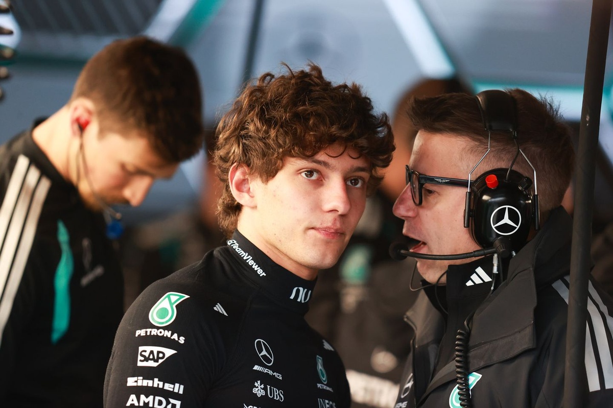 Kimi Antonelli 'lucky to have wisdom of Bono and Toto Wolff' after Canada sprint, says Martin Brundle